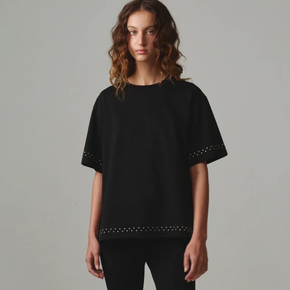 UNISEX, Stud Line Half T-Shirt / BLACK