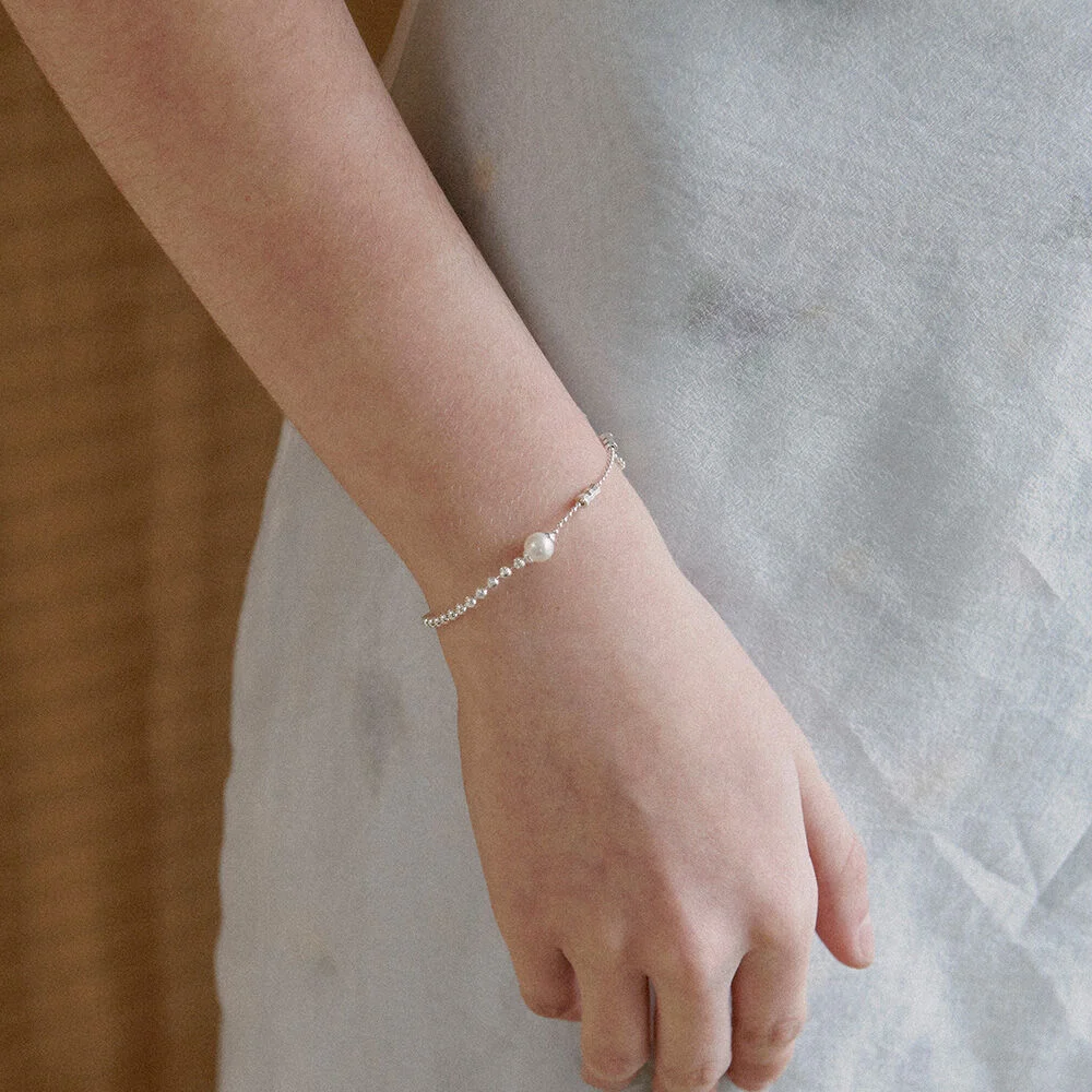 Dual-Cut Pearl Bracelet. BB1597