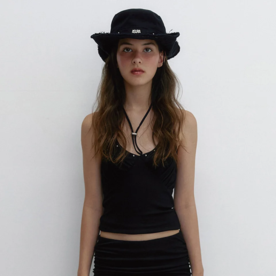 STUD HALTER SLEEVELESS (BLACK)