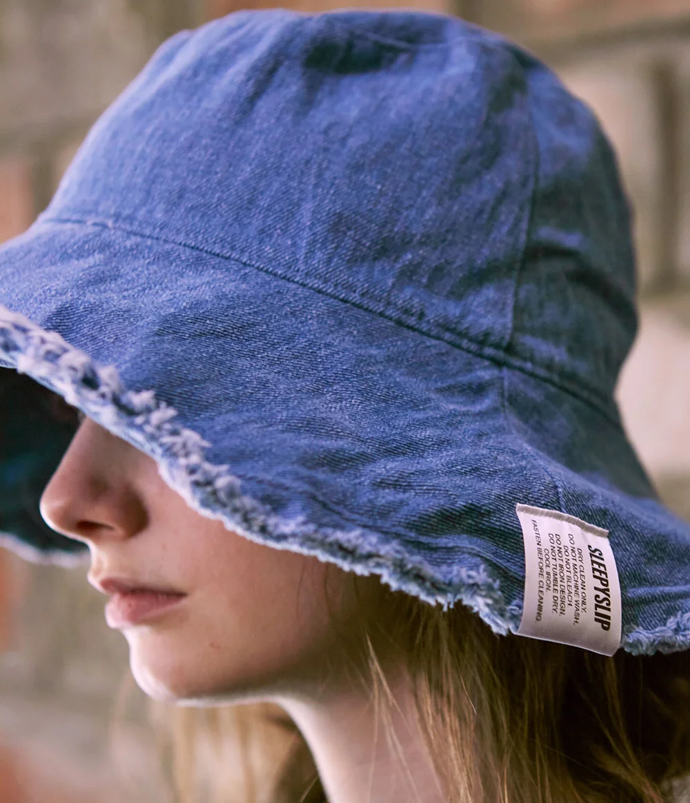 REVERSIBLE DENIM BUCKET HAT