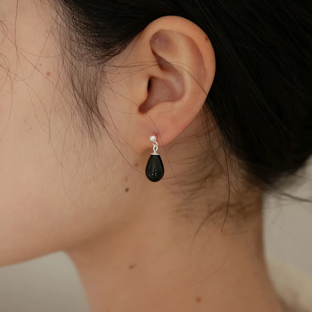 onyx droplet earring