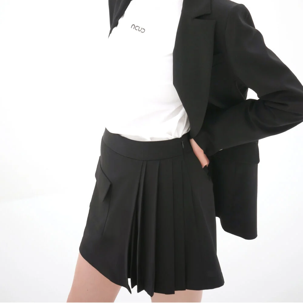Pleated Detail Short Pants _Black