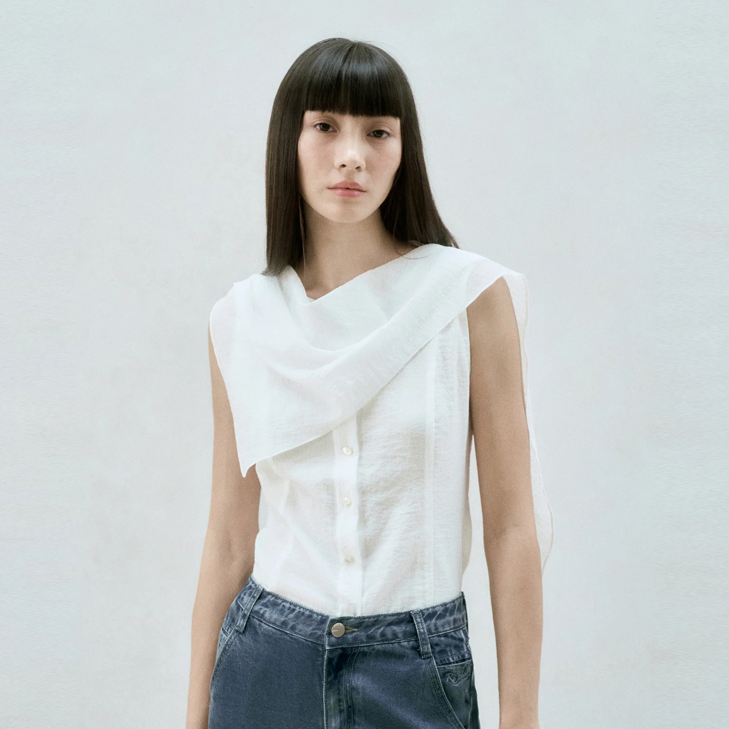 DRAPED SCARF SLEEVELESS BLOUSE WHITE