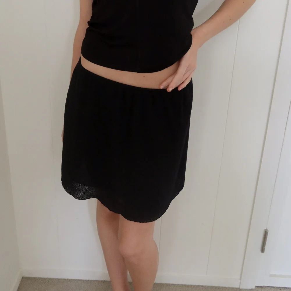 Clean Linen Skirt (black)