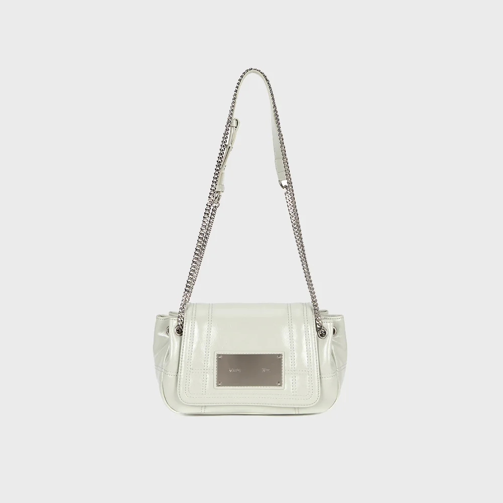 GLOSSY QUILTING SMALL CHAIN BAG IN LIGHT GREY