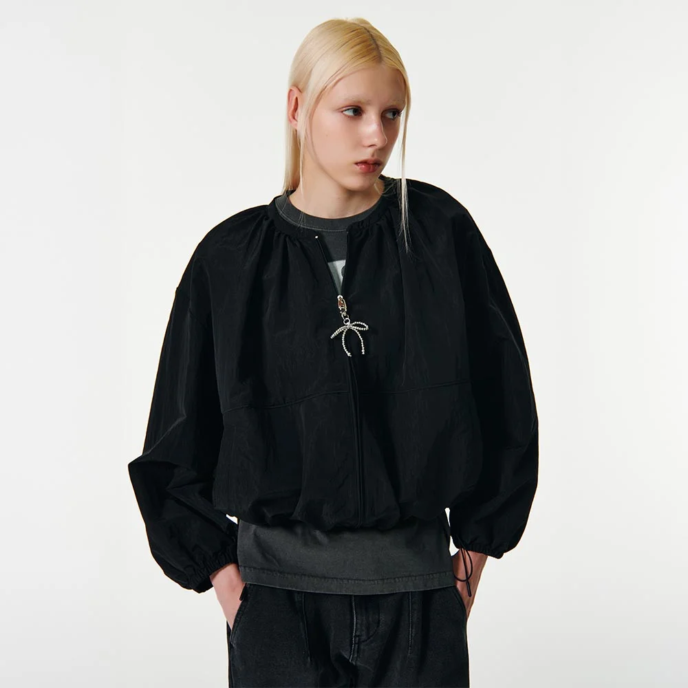 NECK SHIRRING OVER JACKET