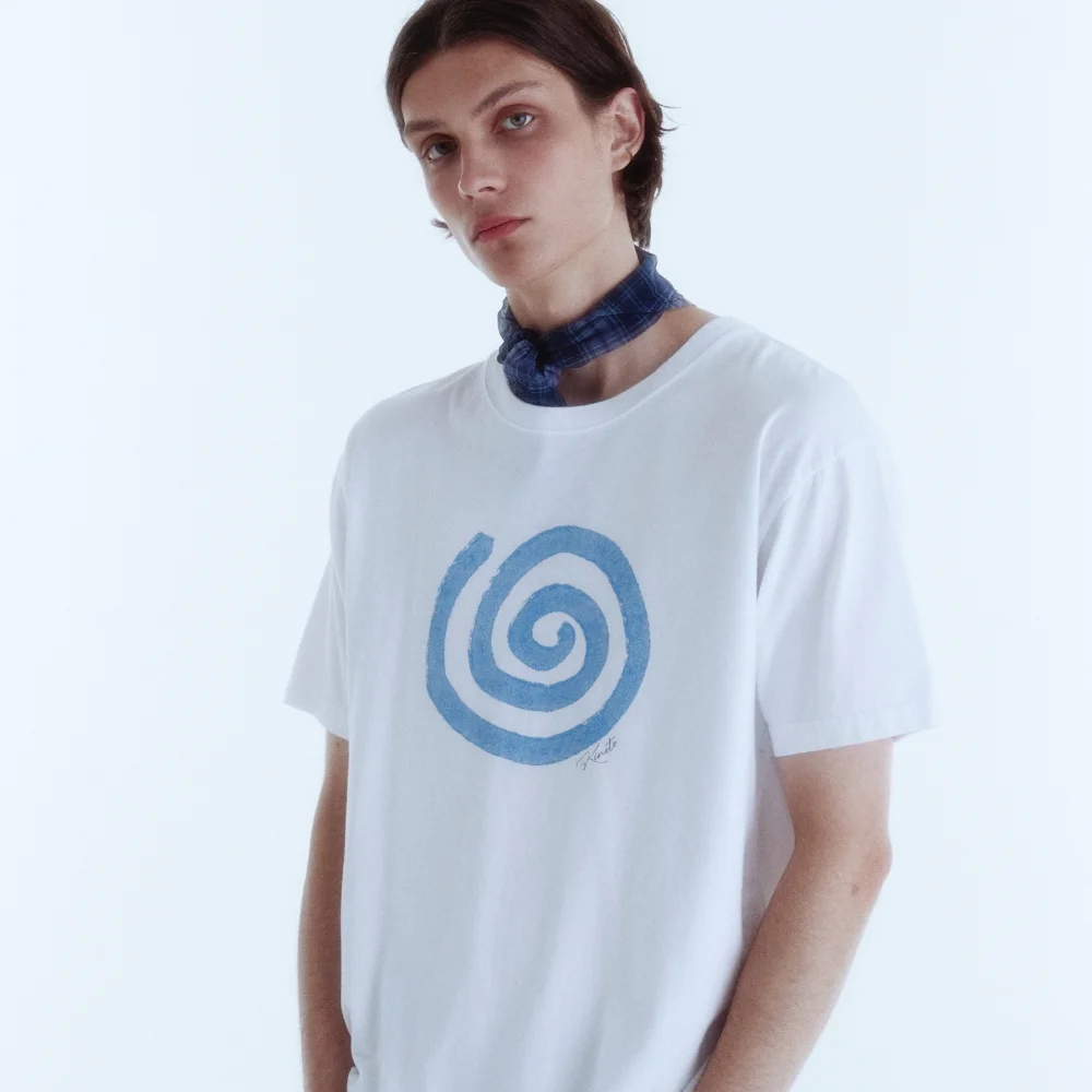 Blow Wind Print T-Shirt_White