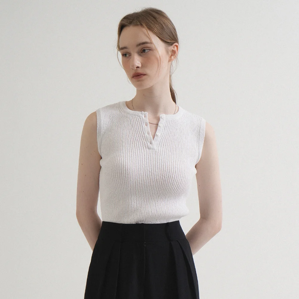 Round Button Knit Sleeveless (White)