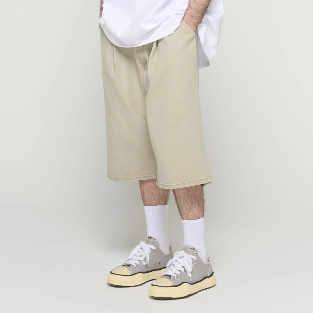 COTTON WIDE CURVED HALF DENIM PANTS (BEIGE)