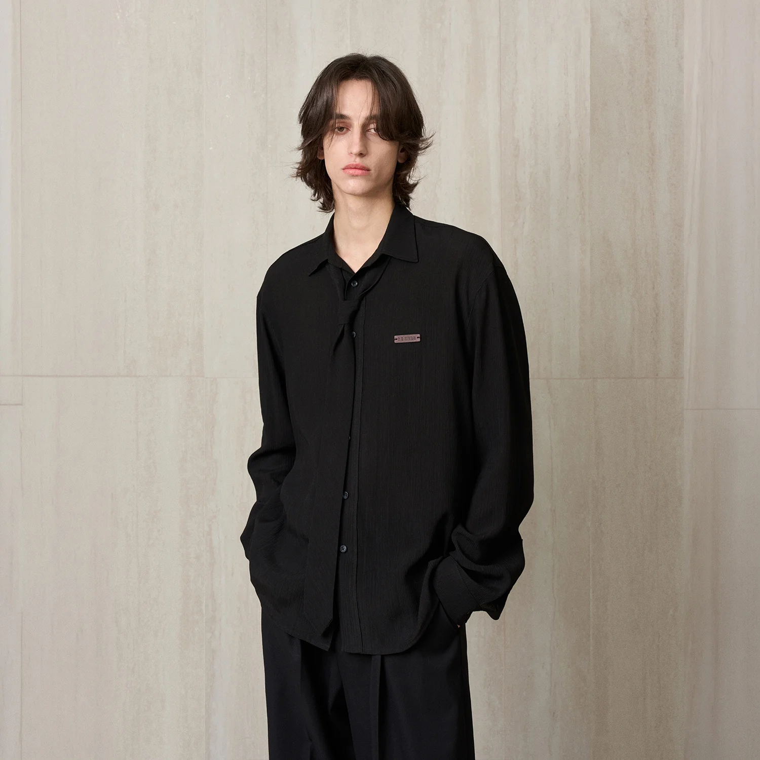 TIE DETAIL LOGO PATCH SHIRT