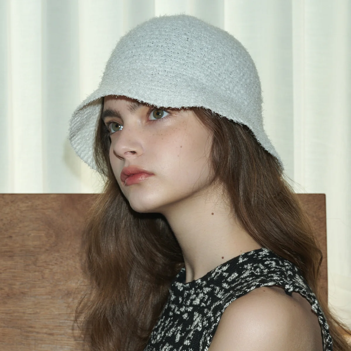 PONY BUCKET ivory
