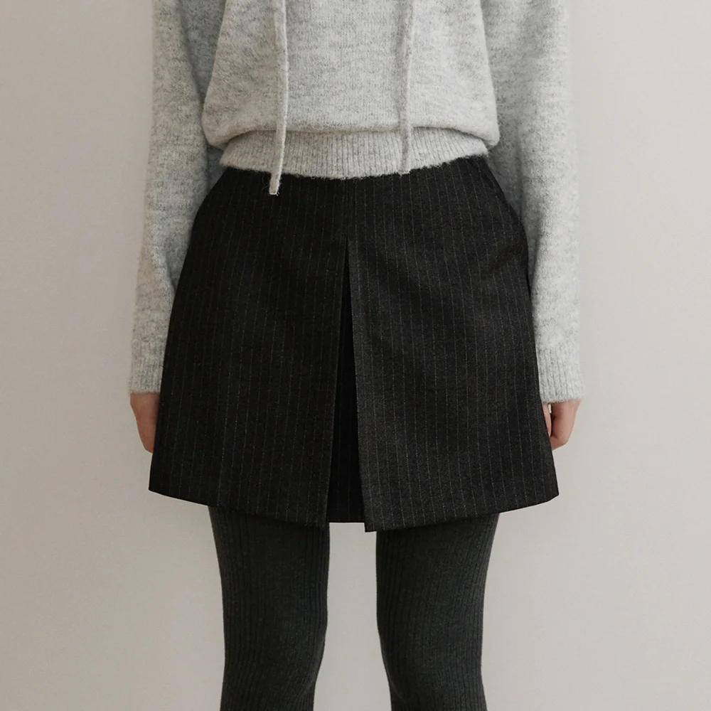 comos 1625 center pleats mini skirt (charcoal)