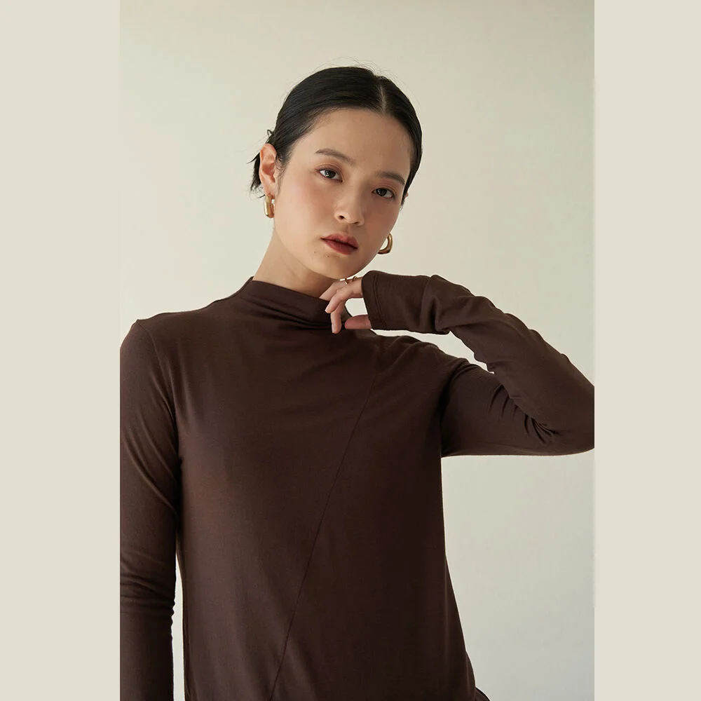 slim dart point highneck tee_Brown