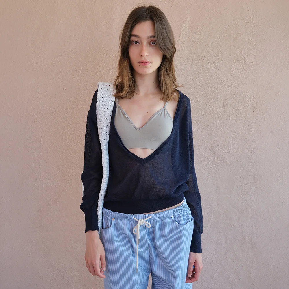 Light Deep V-Neck Knit - Navy