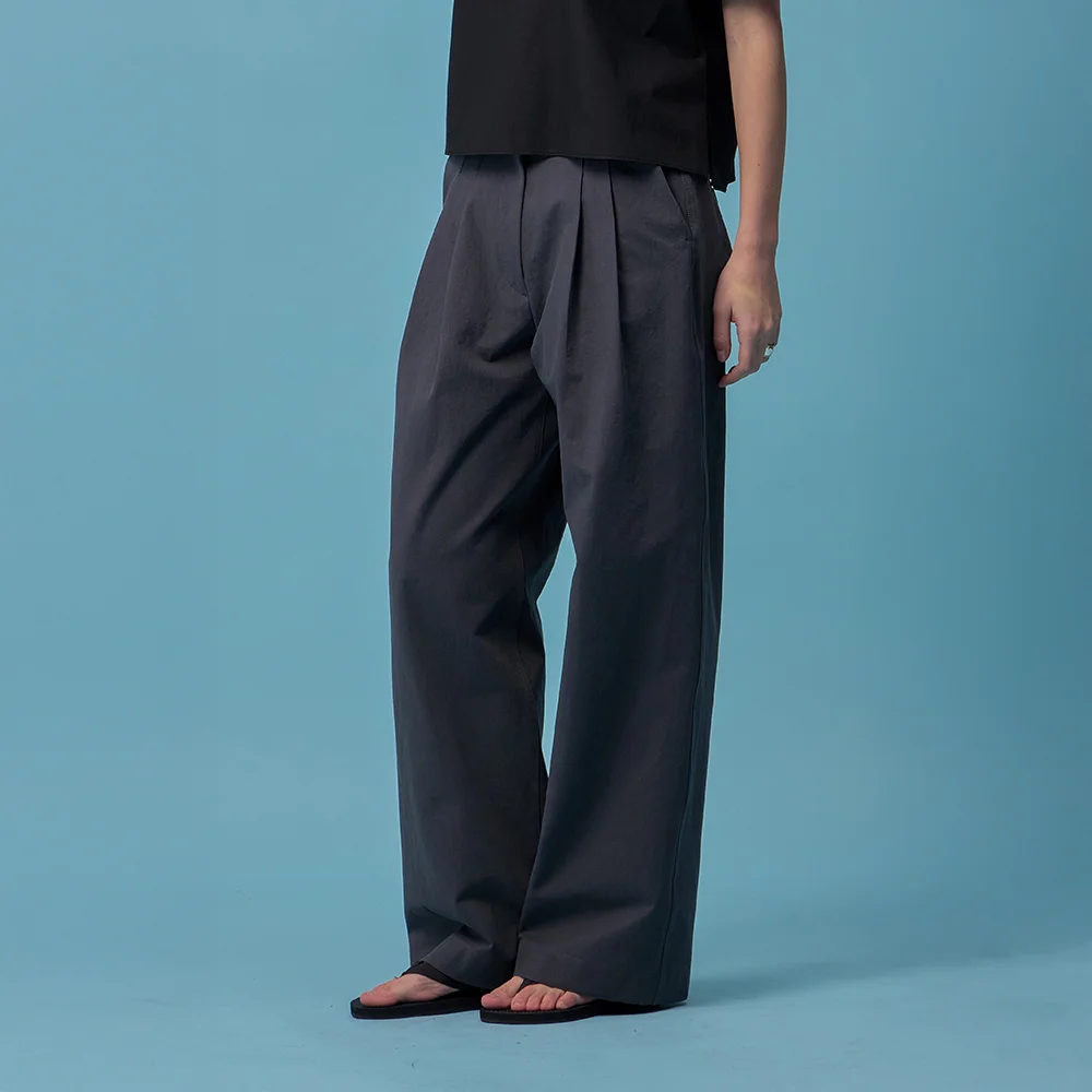 Milo Wide Tuck Pants (Deep Graphite)