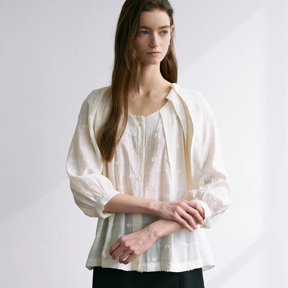 comos 1681 dot lace flared blouse (cream)