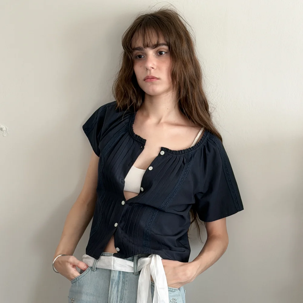 Sol Pintuck Lace Blouse (Navy)