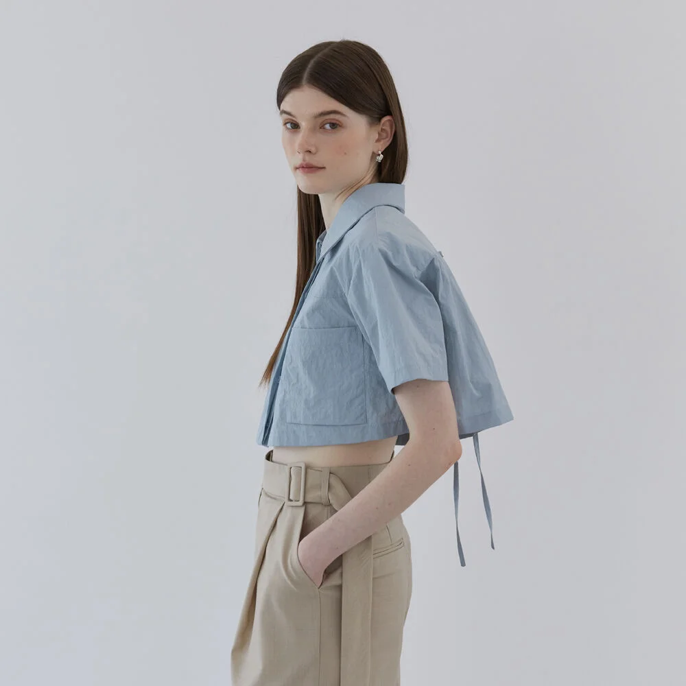 BACK RIBBON POINT CROP SHIRT - SKY BLUE