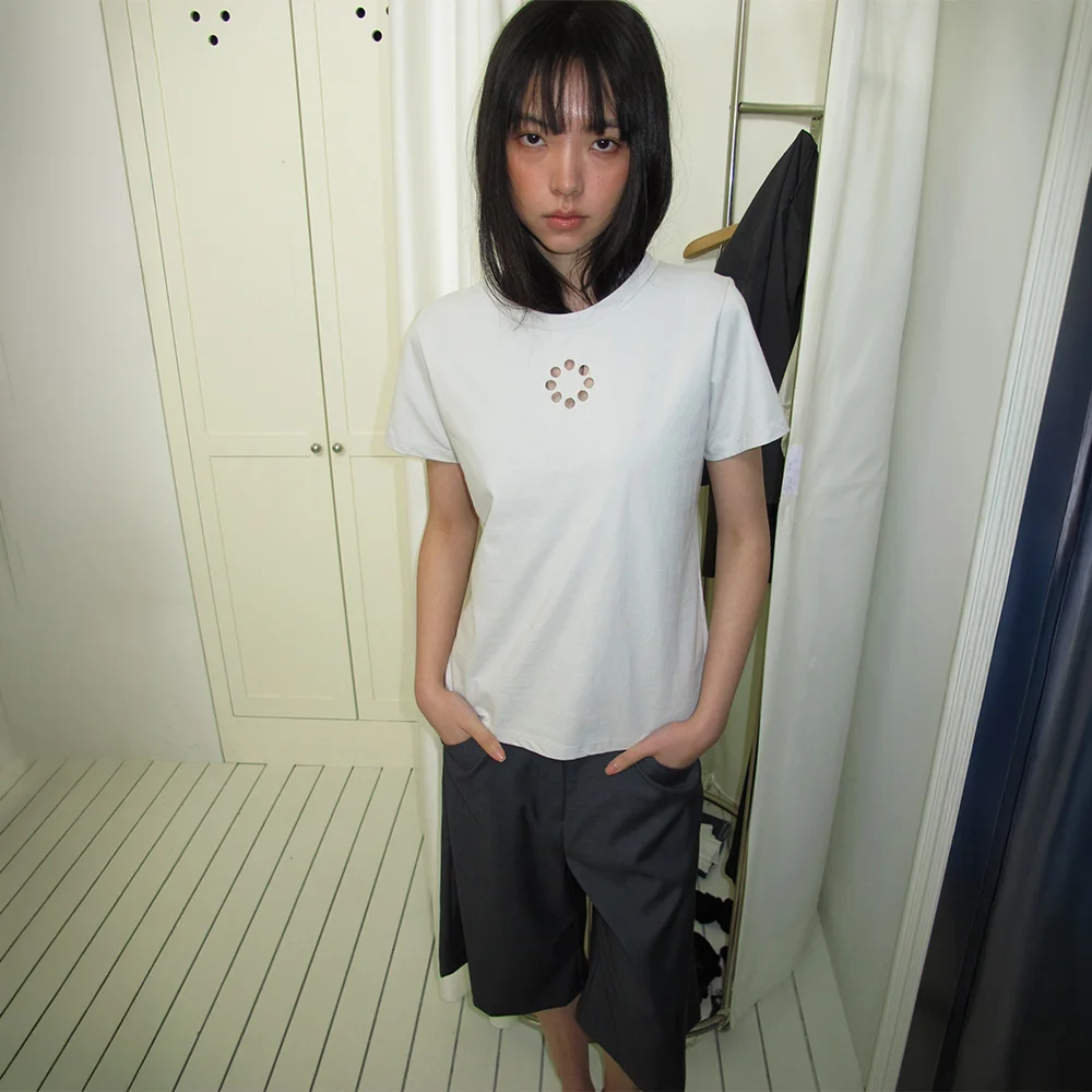 One tee (Light gray)