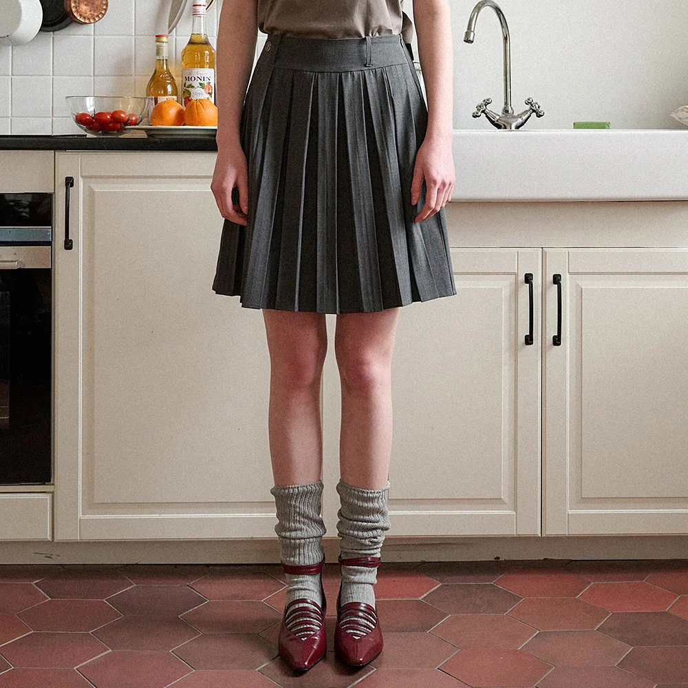 Back Cut-Out Pleats Midi Skirt