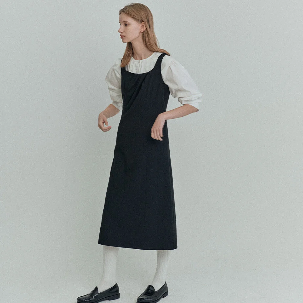 Noir Tucking One-piece