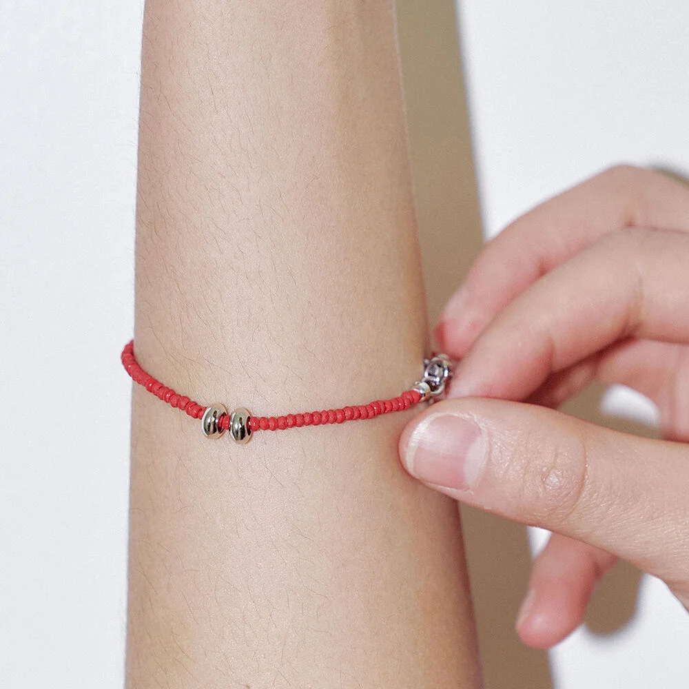 SILVER DONUT BRACELET RED