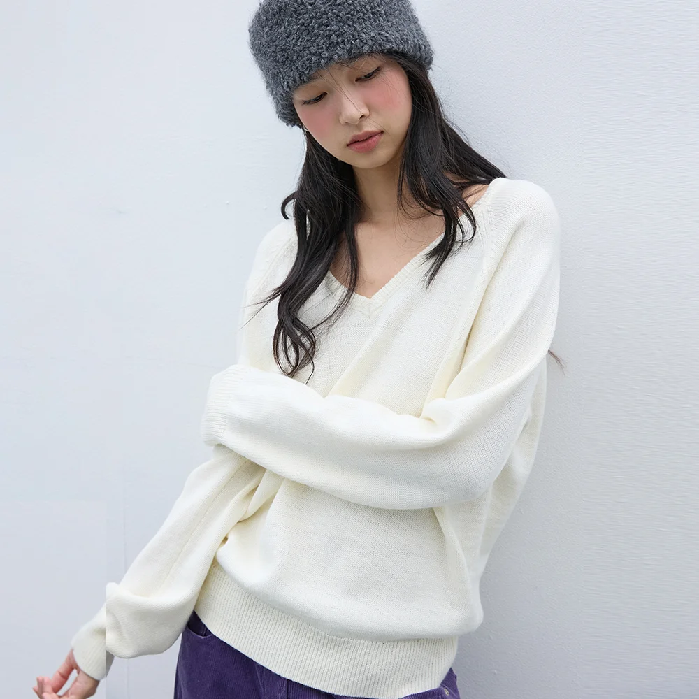 Plain V-neck Wool Knit Ivory