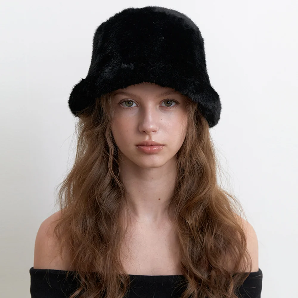 fur bucket hat - black