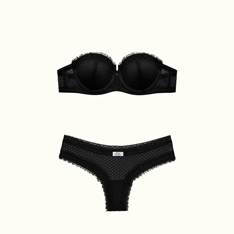 Misty morning set-black
