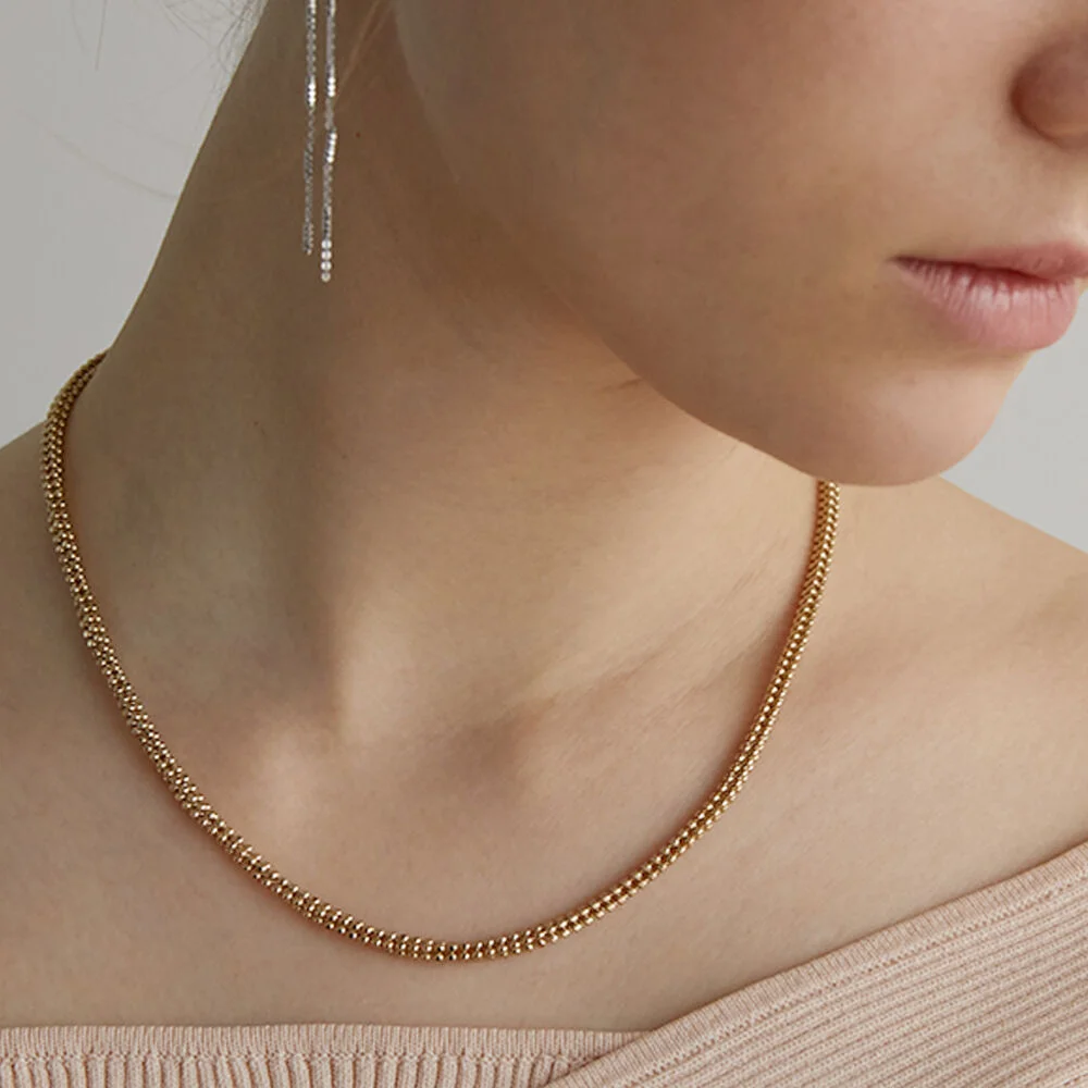 Dots line necklace
