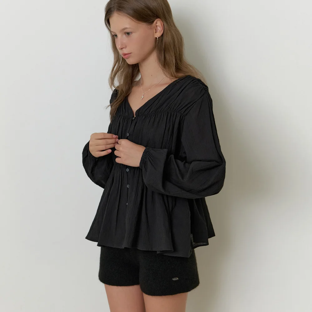 Daria shirring v blouse (black)