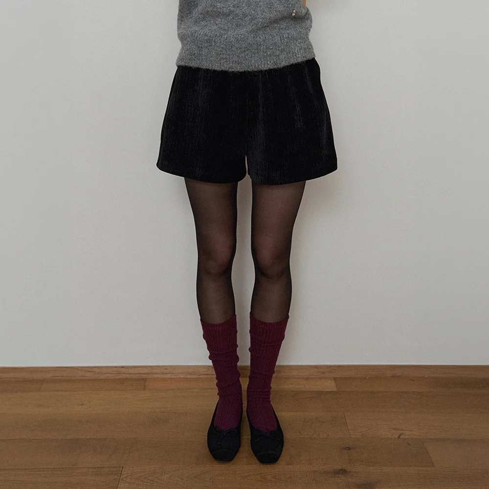 Sein Velour Shorts - Black