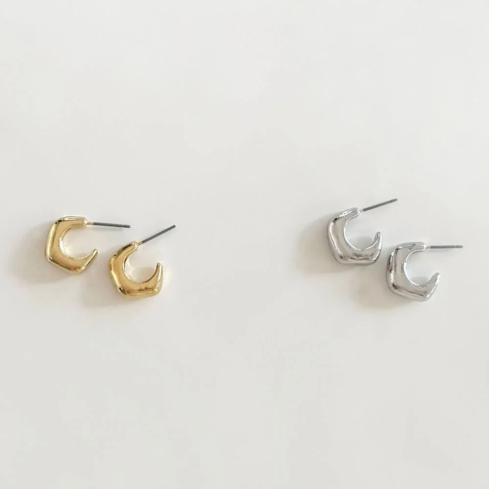 薛仁雅,Park Eun-bin,Jang Hee-ryung,Yumi Lee,Park Ha-na 著用 Round Square Wave Earring