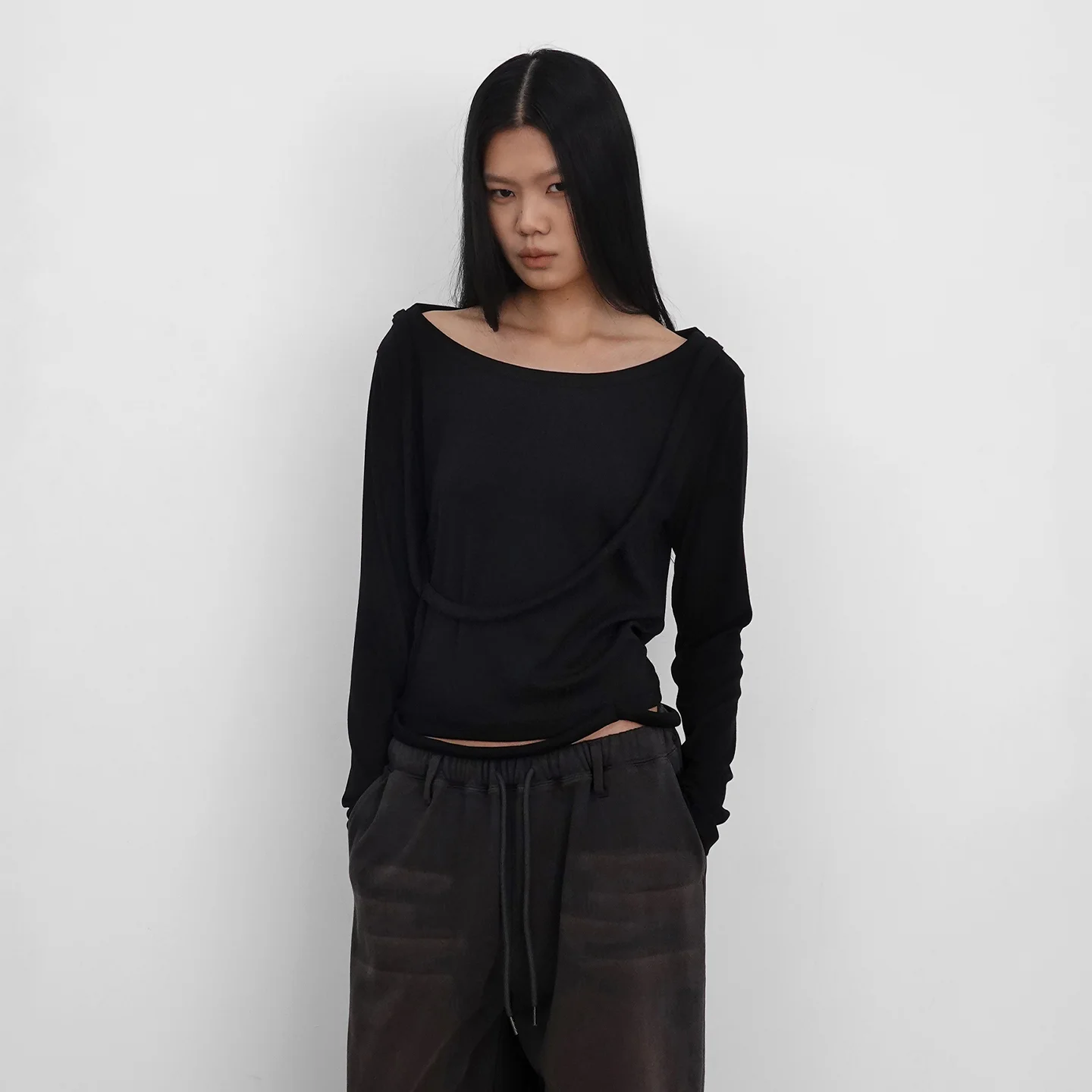 Strap Wide Neck T_Black