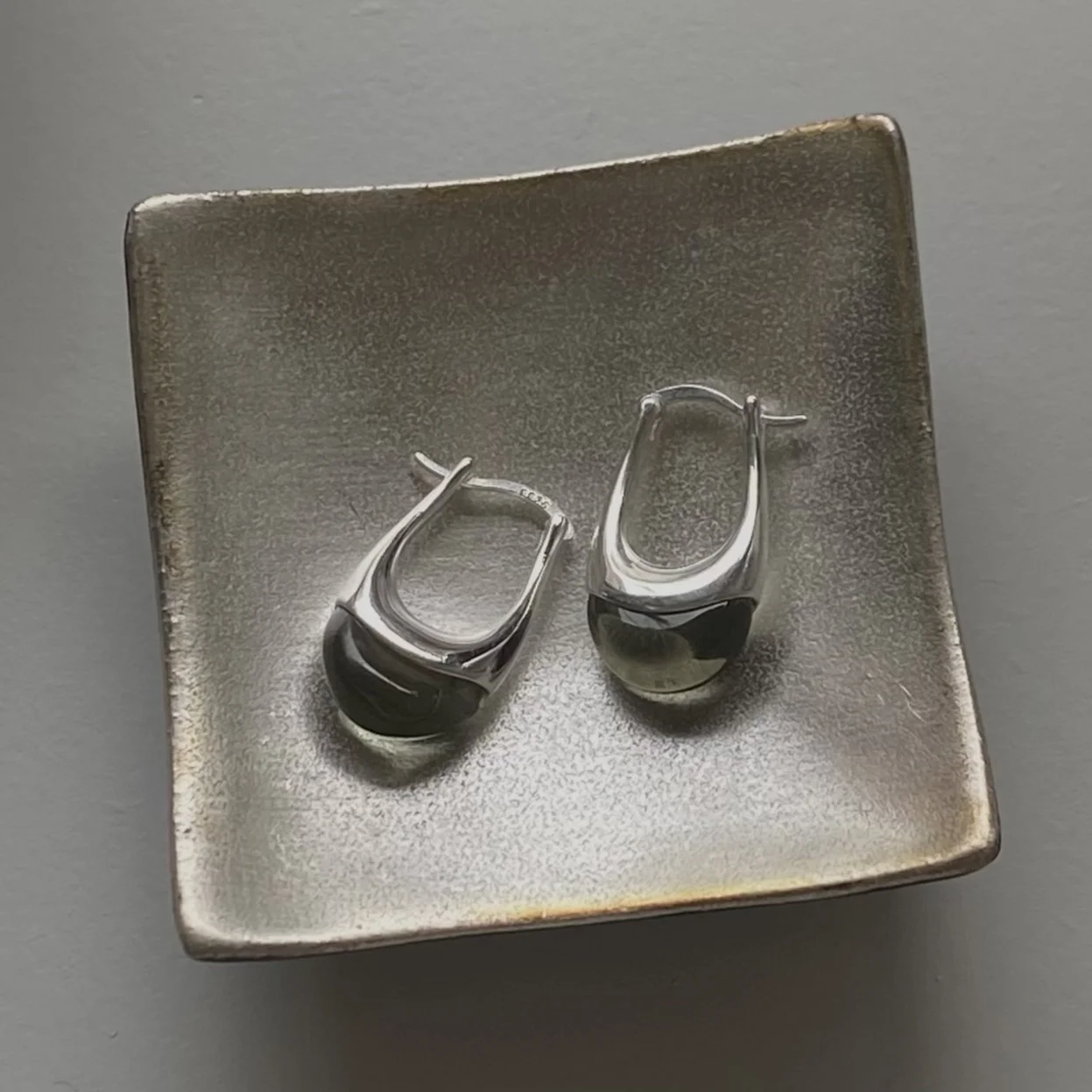 Olive glass Silver hoops