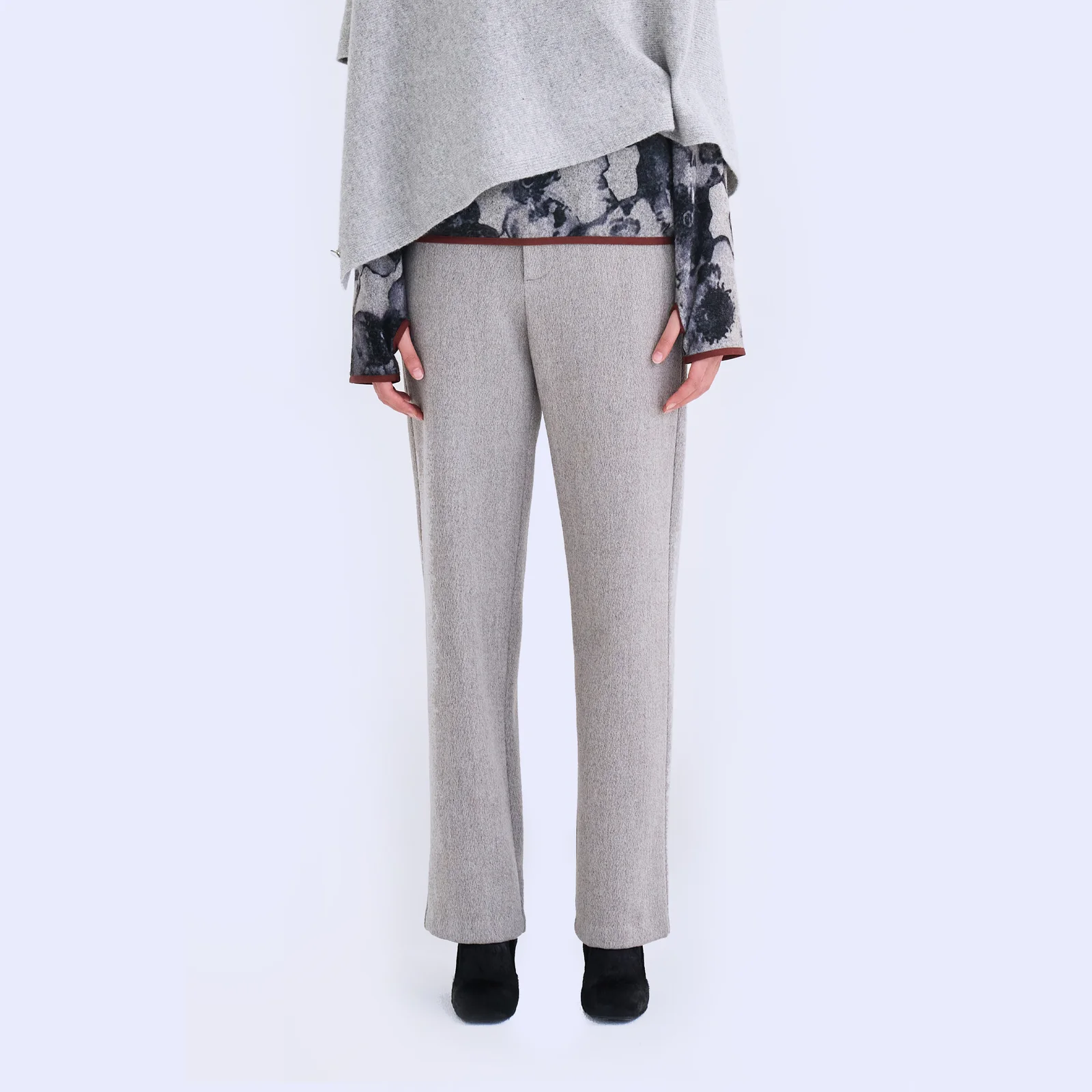 WOOL CURVE TROUSERS (SANDY BROWN)