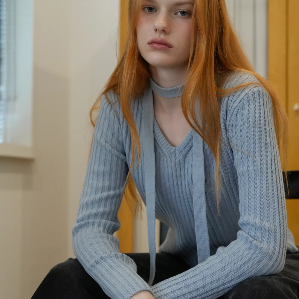V-neck Ribbed Tie Set Knit (Sora)