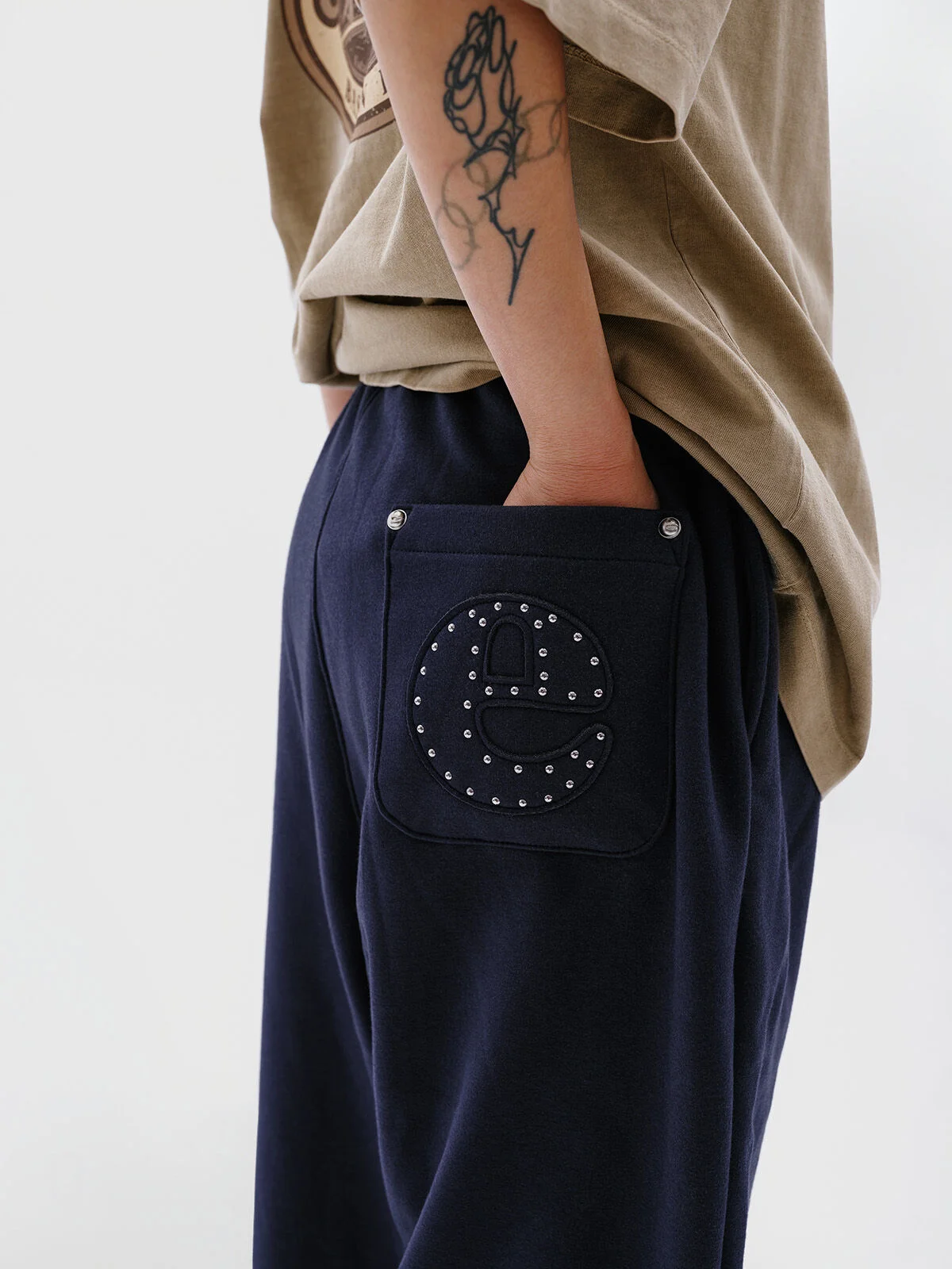 STUDDED JOGGER PANTS (NAVY)