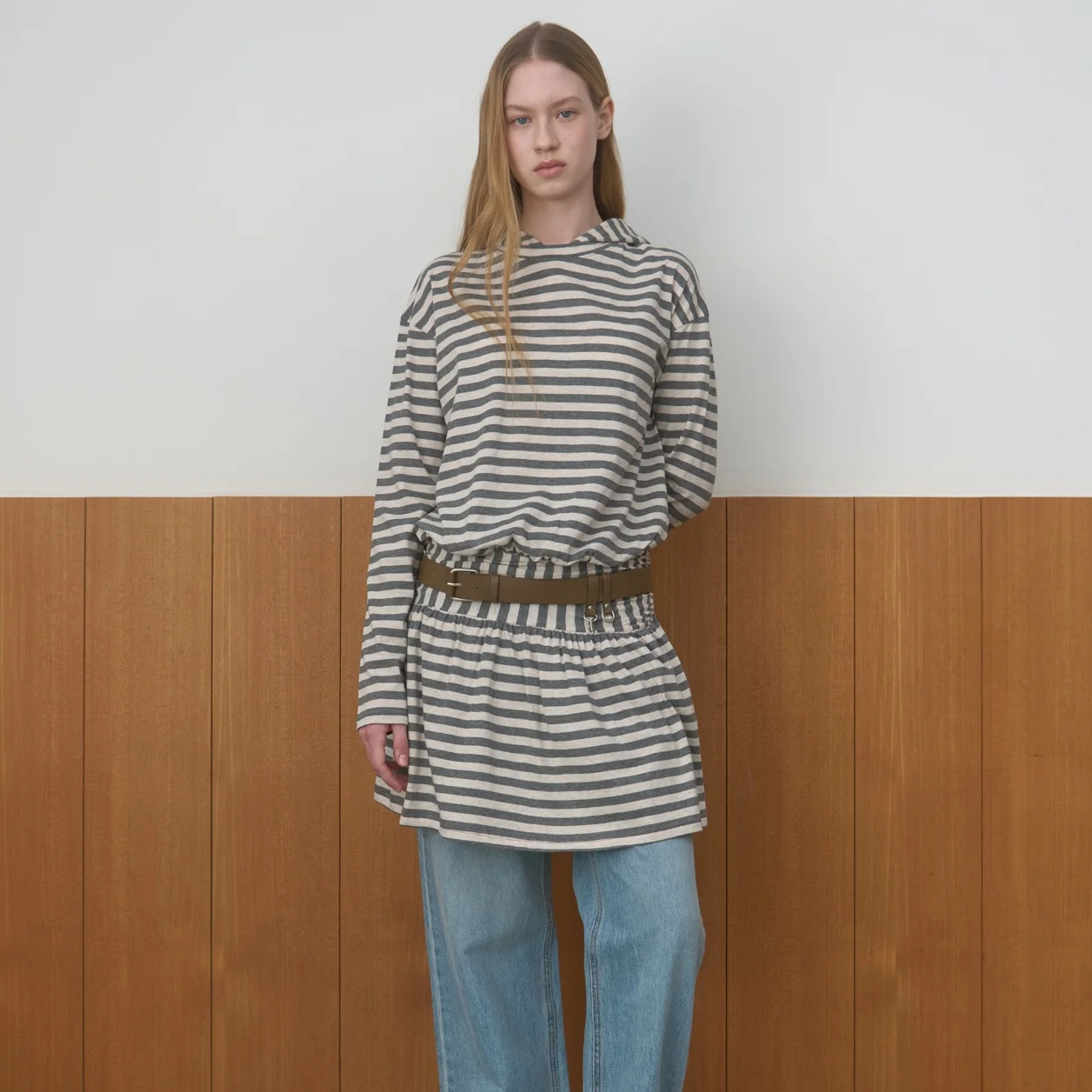 STRIPE SHIRRING HOODIE DRESS_IVORY/GREY