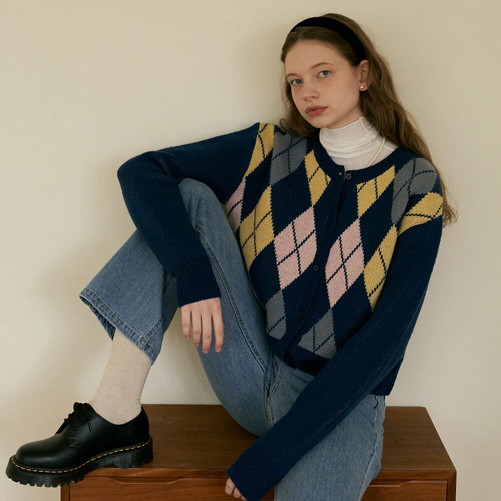 LAMBSWOOL ARGYLE CARDIGAN - BLUE