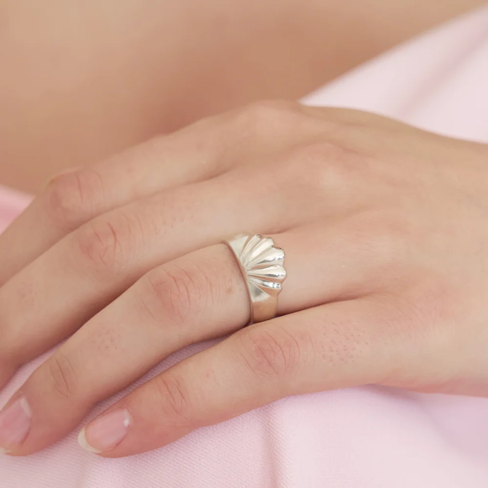 Shell Flow Ring