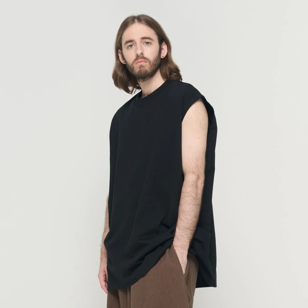 ESSENTIAL WIDE LAYERED SLEEVELESS (BLACK)