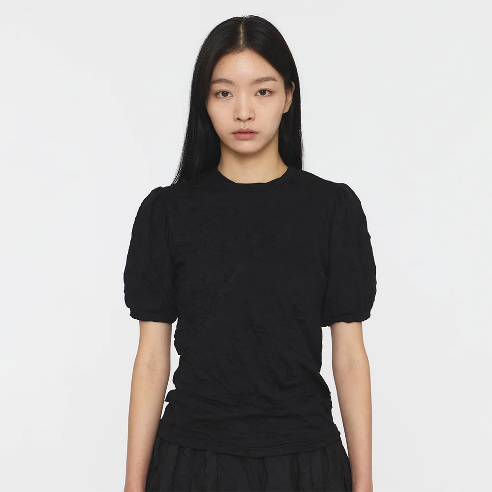 CRINKLED TWIST SHORT SLEEVE T-SHIRT - BLACK