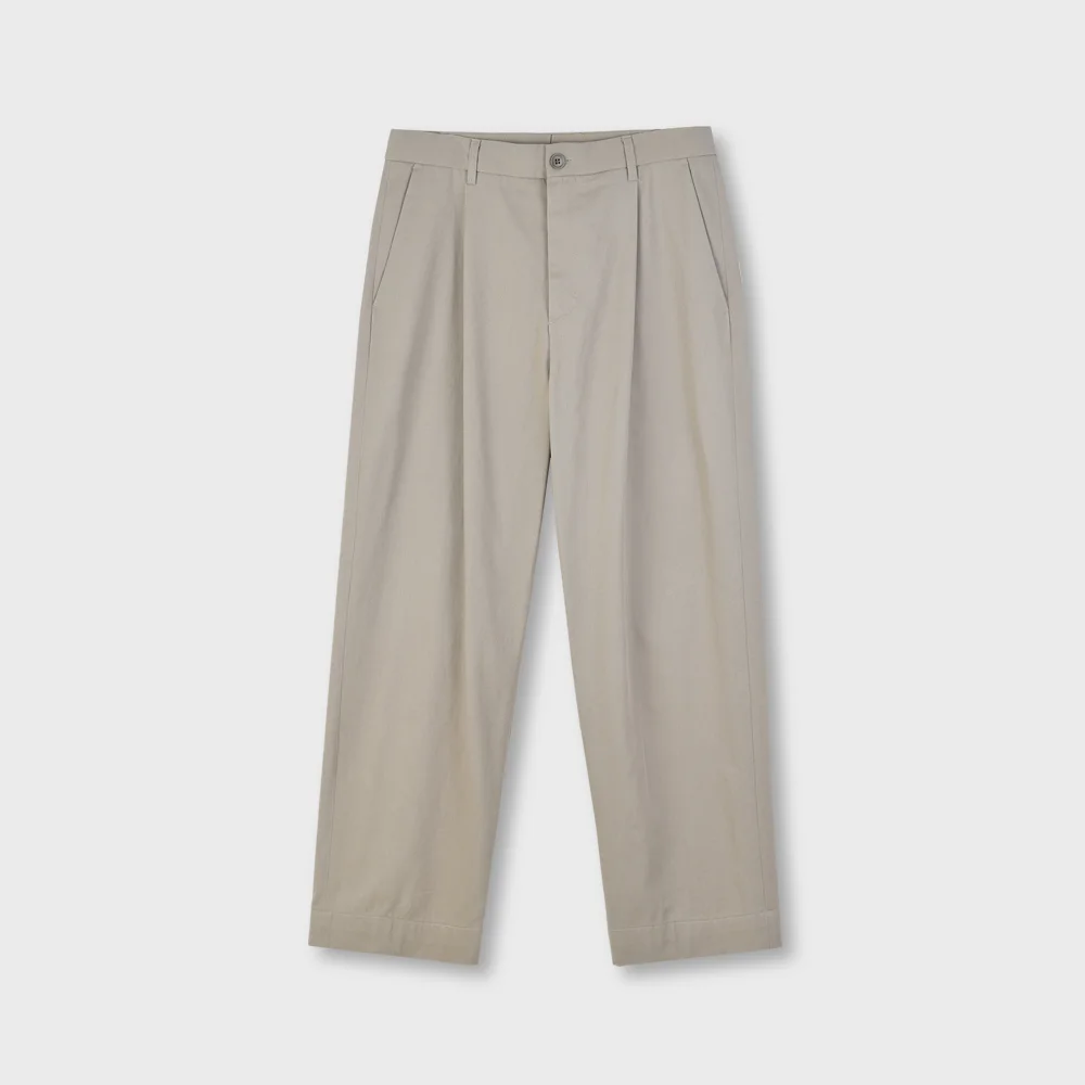 One Tuck Chino Pants, Beige