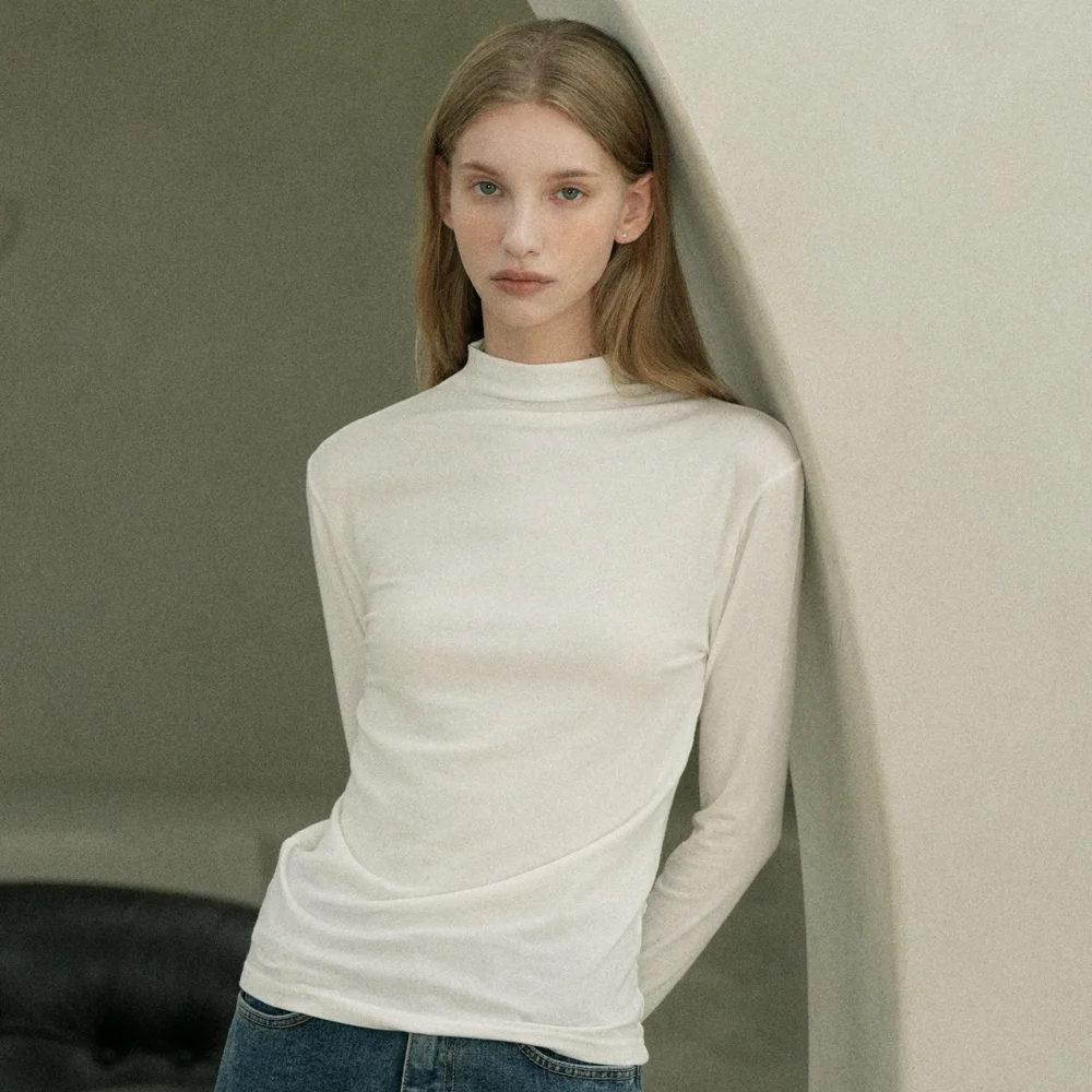 Turtleneck Tencel Slim T-Shirt (ivory)