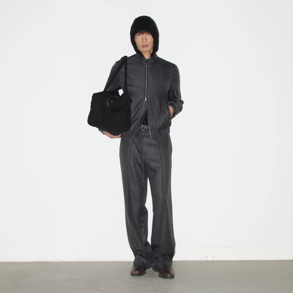 RELAXED LINE PIN-TUCK SLACKS CHARCOAL