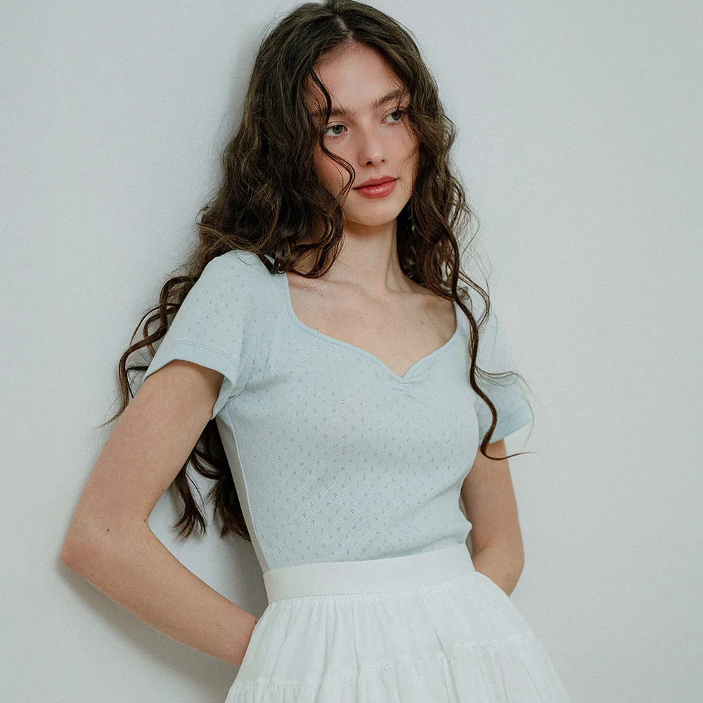 Daisy sweetheart neckline t-shirt_Light blue