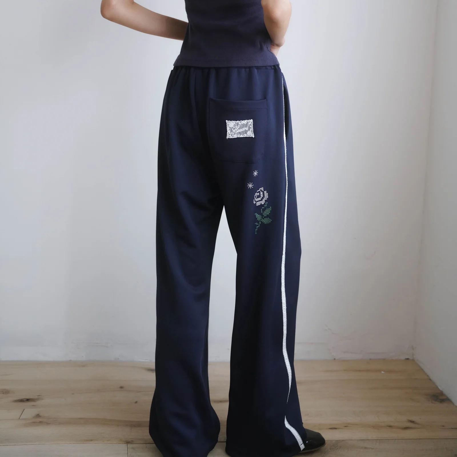 玫瑰 刺繡 蕾絲 運動褲_海軍藍