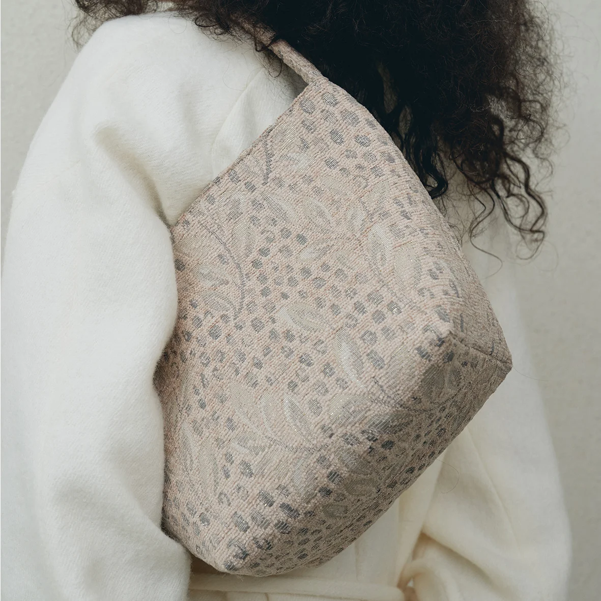 SQUARE METALLIC BAG (GRAY)