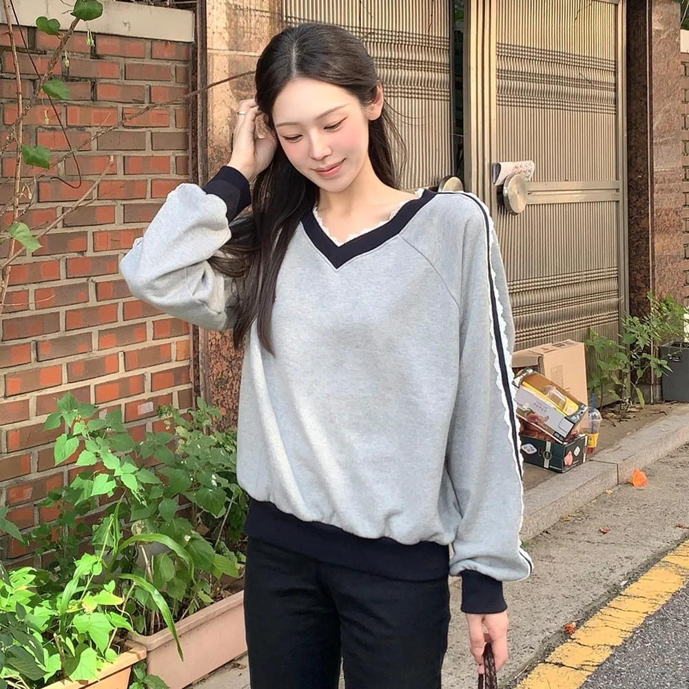 蕾絲 點綴 V領 衛衣 - Grey